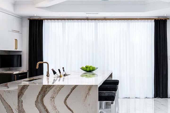 L’entreprise Rishab Mabre & Granite existe depuis 2004. Nous avons déjà réalisé de nombreux projets de fabrication de comptoir en Dekton à Montréal.