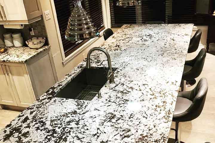 Nos spécialistes vous garantissent un travail de qualité pour l’installation d’éviers de cuisine à Montréal.